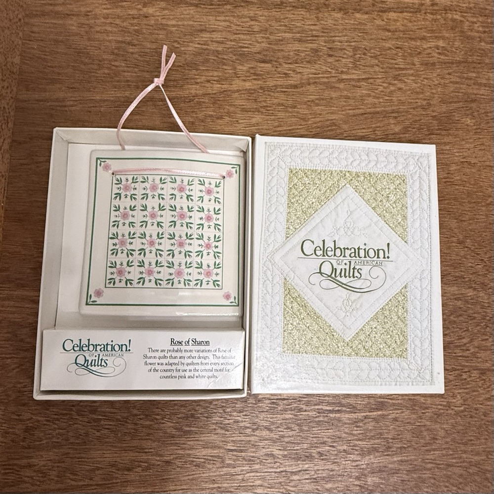Celebration of American Quilts Hanging Tile new porcelain Rose of Sharon 1992